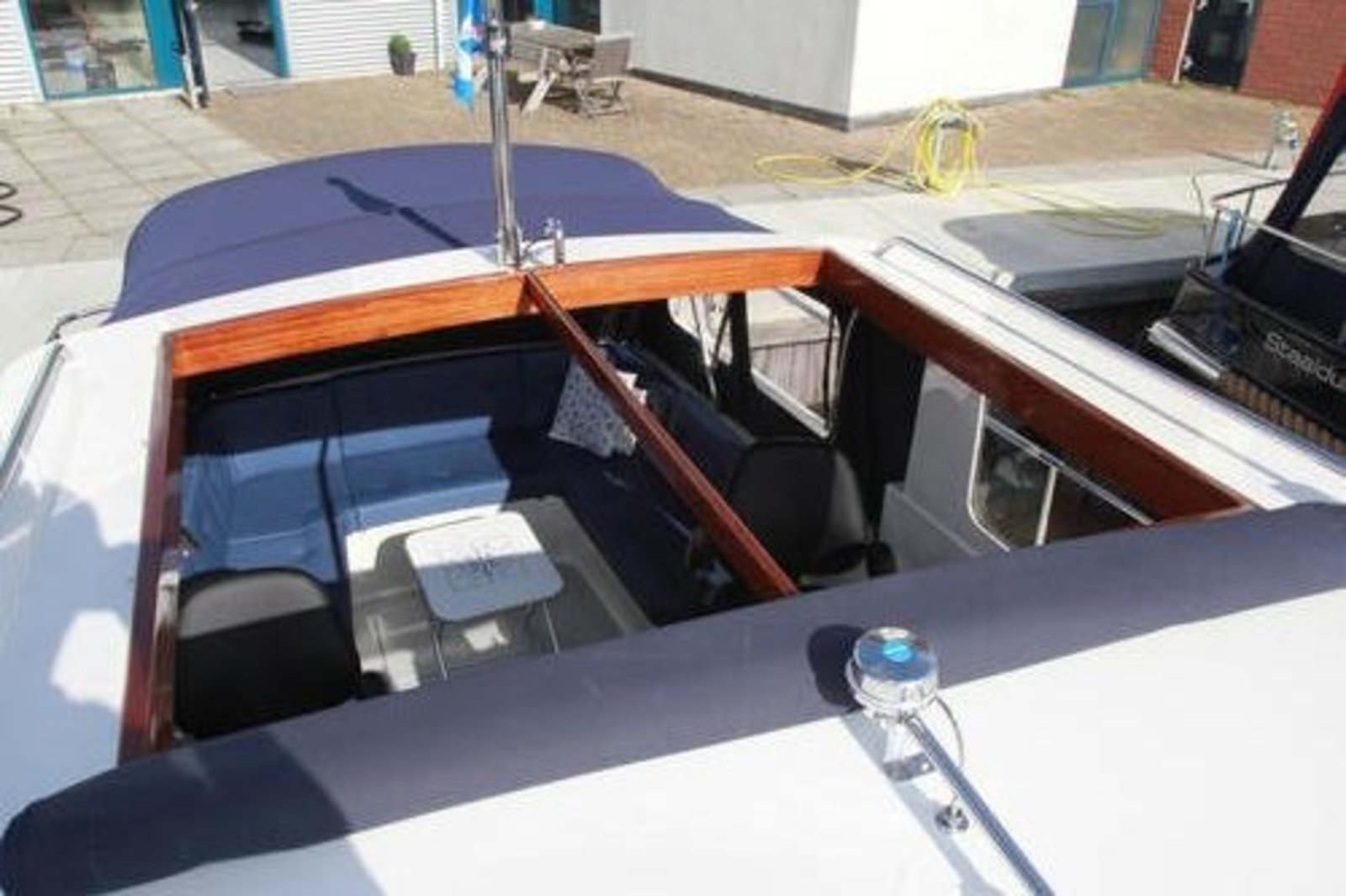 Verkoper Scherm bedrag Motorboot 'Lady Cora ' voor 1 - 2 personen huren in Friesland | Nautica  Yachtcharter Sneek